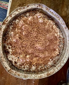 Vit honungskladdkaka med hallon
