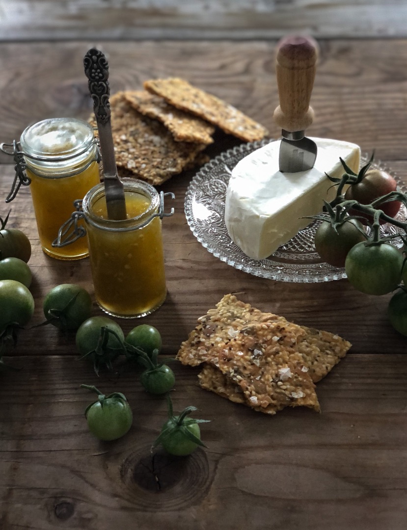 Grön tomatmarmelad med ingefära och citron